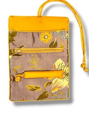 Regalo Travel Cosmetic Bag Baroque Mustard Yellow Tan Jewelry Organizer NEW! D-3